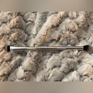 Brand new FARAH brush, still in packing from an Ipsy bag